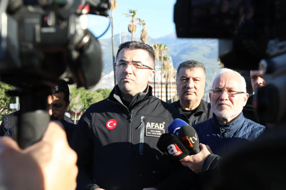 AFAD BAŞKANI MEMİŞ, BAŞKAN TOSYALI İLE BİRLİKTE İSKENDERUN’DA İNCELEMELERDE BULUNDU