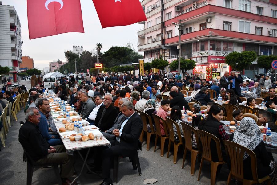 MHP PAYAS İLÇE TEŞKİLATI ÜYELERİ İFTAR YEMEĞİNDE BİR ARAYA GELDİ