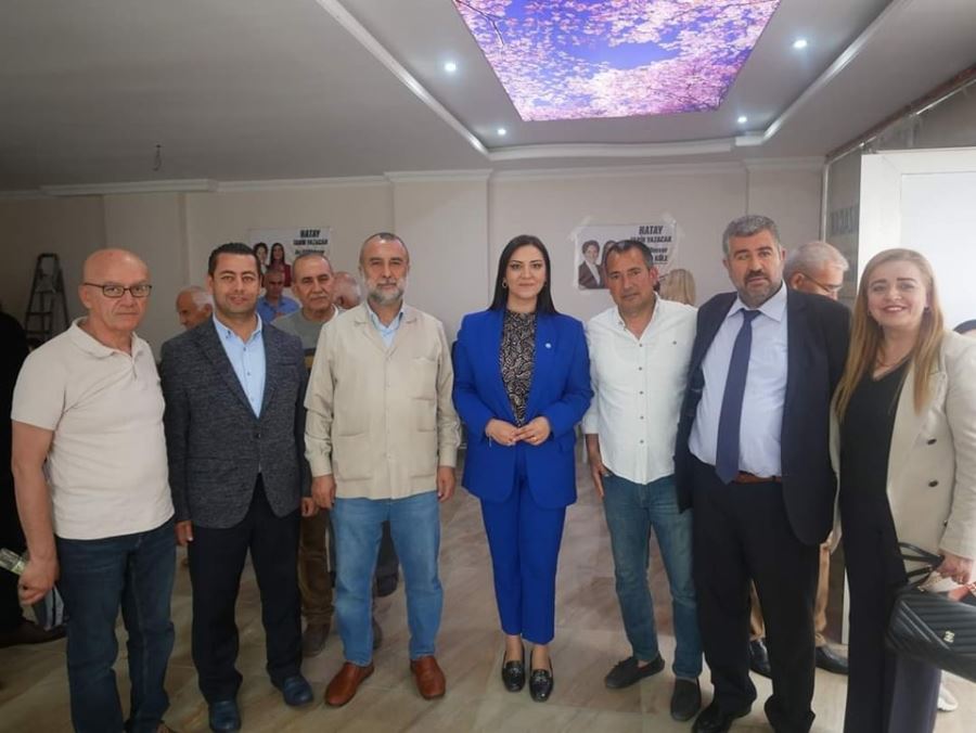 AVUKAT GÜLÜMSER CEYLAN KÖLE DENİZCİLER SEÇİM OFİSİNİ AÇTI