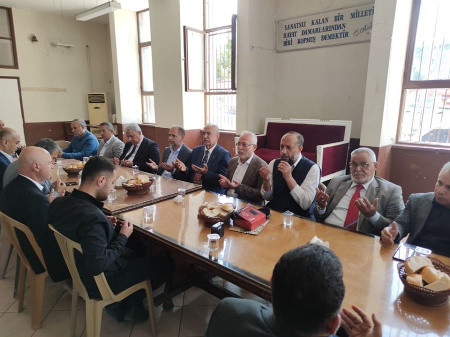 SANAYİ AŞEVİ’NDE DEPREM ŞEHİTLERİ İÇİN DUALAR EDİLDİ