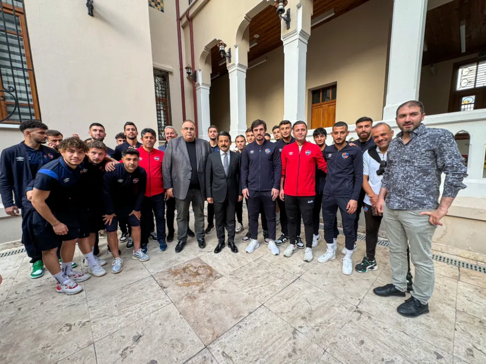 İSKENDERUN SPORLULAR KAYMAKAM DEMİRYÜRK İLE BAYRAMLAŞTI