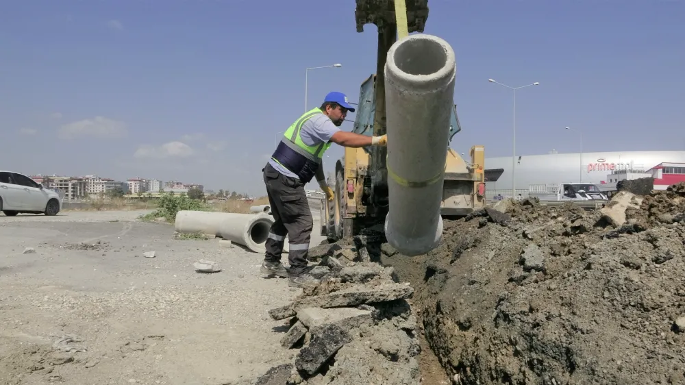 ANTAKYA SARAYCIK’TA YAĞMUR SUYU HATTI İNŞA EDİLİYOR 