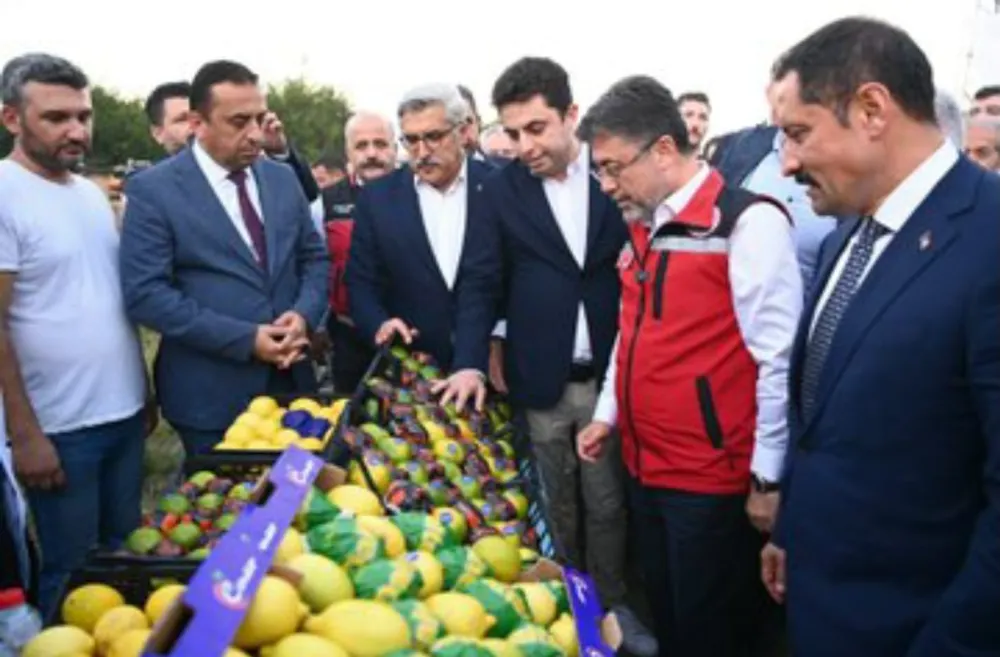 TARIM VE ORMAN BAKANI İBRAHİM YUMAKLI,  NARENCİYE HASADINDA SEZON AÇILIŞINI YAPTI