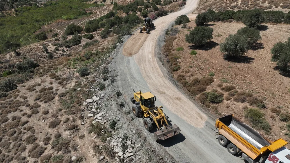 BELEN ÇAKALLI-TOPBOĞAZI ARASINDAKİ 7,5 KM’LİK YOL YENİLENİYOR
