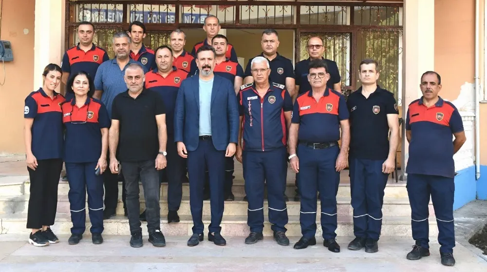 ARSUZ BELEDİYE BAŞKANI SAMÜ ÜSTÜN İTFAİYECİLERİ KUTLADI
