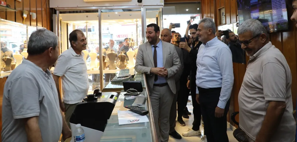 BAŞKAN ÖNTÜRK, SAMANDAĞ ESNAFINI ZİYARET ETTİ