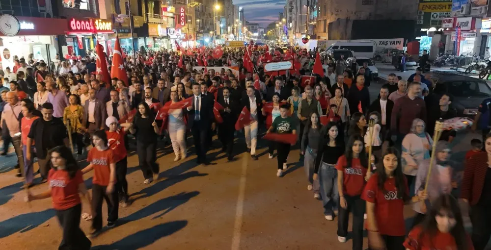 DÖRTYOL’DA CUMHURİYET YÜRÜYÜŞÜ GERÇEKLEŞTİRİLDİ