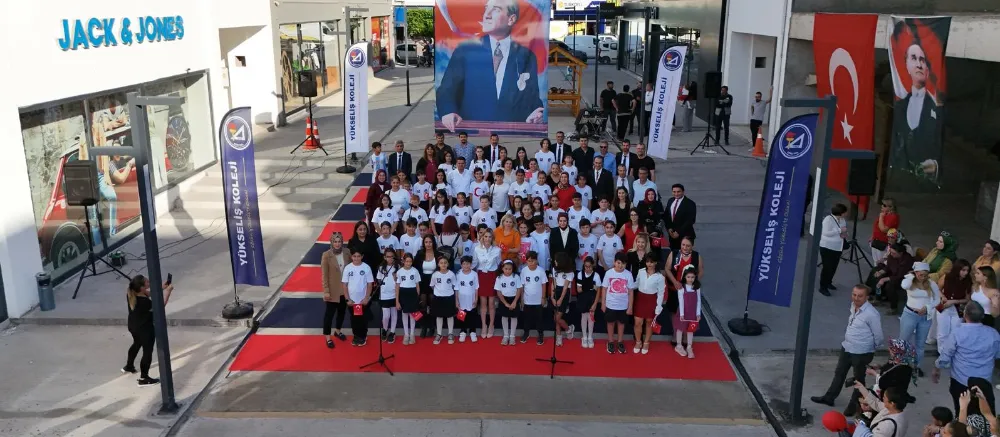 YÜKSELİŞ KOLEJİ ORTAOKUL KOROSU CUMHURİYETİN 102. YILINDA, DÖRTYOL’DA BİR İLKİ GERÇEKLEŞTİRDİ