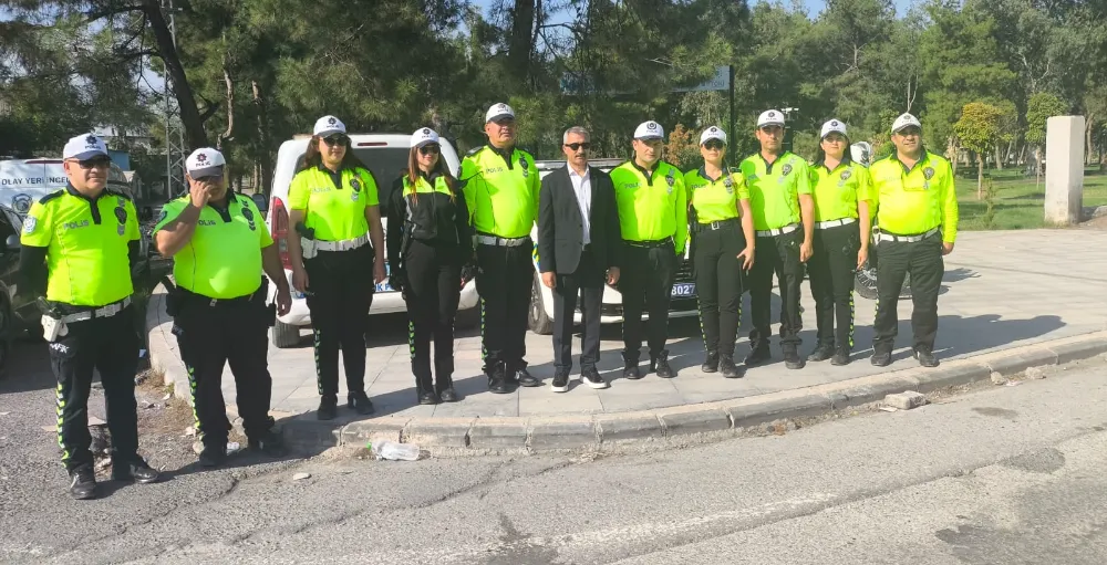 DÖRTYOL’DA MOTOSİKLET UYGULAMASI: SÜRÜCÜLERE KASK DAĞITILDI