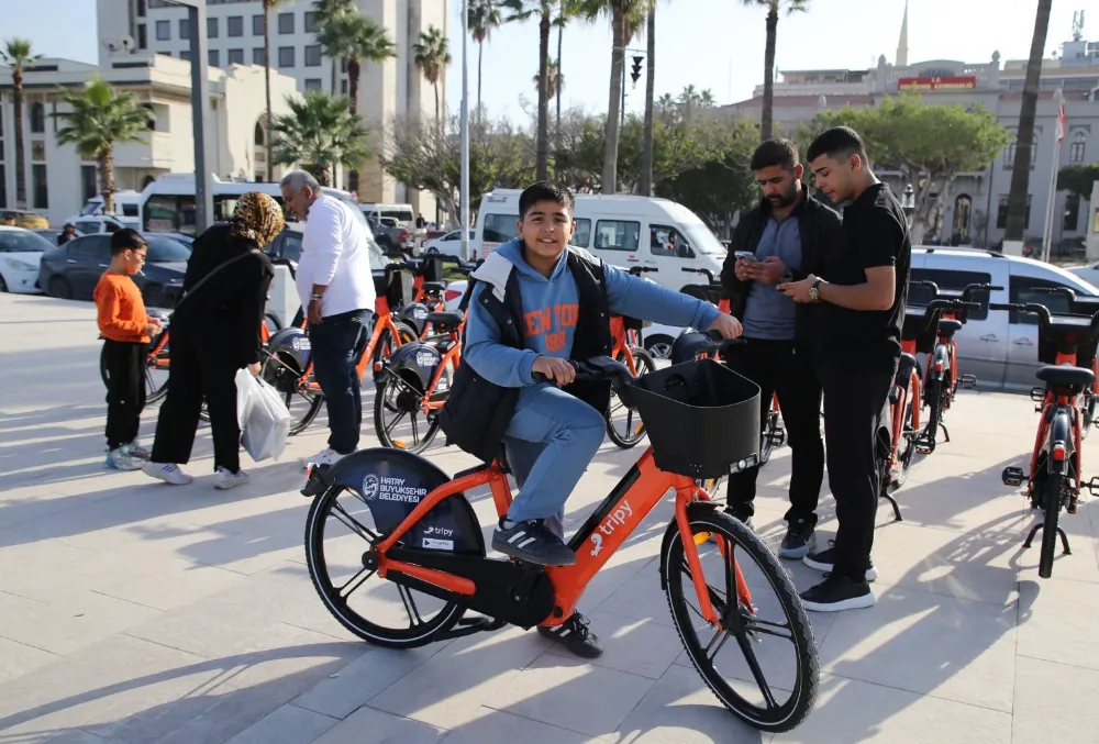 ELEKTİRİKLİ BİSİKLETLER SAHAYA İNDİ