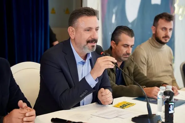 ARSUZ BELEDİYE BAŞKANI SAMİ ÜSTÜN VATANDAŞLARIN SORUNLARINI DİNLEDİ