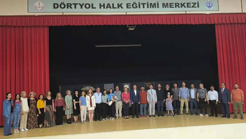DÖRTYOL’DA “AİLE MESELELERİ” ADLI TİYATRONUN İLK GÖSTERİMİ GERÇEKLEŞTİ