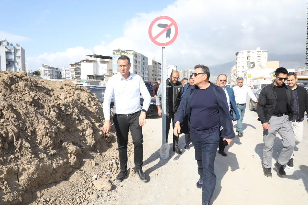 İSKENDERUN BELEDİYESİNDEN ADLİYE KAVŞAĞINDA YOL GENİŞLETME VE ÇEVRE DÜZENLEME ÇALIŞMASI!