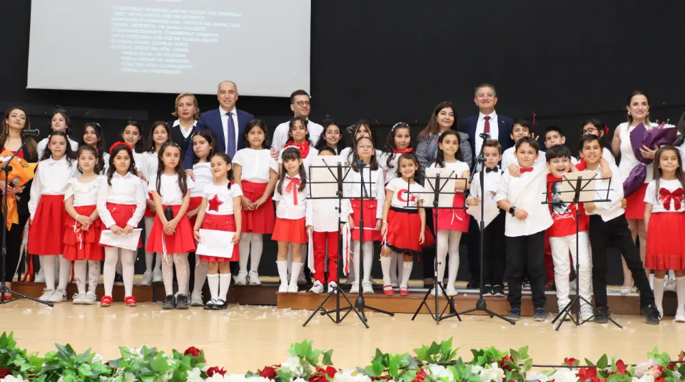 ÇOCUK KOROSU KONSERİ BÜYÜK BİR COŞKU VE GURURLA GERÇEKLEŞTİ 