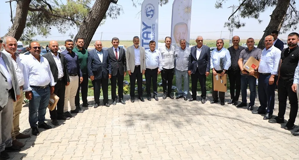 BAŞKAN ÖNTÜRK’TEN KUMLU MUHTARLARINA TEKNOLOJİK DESTEK