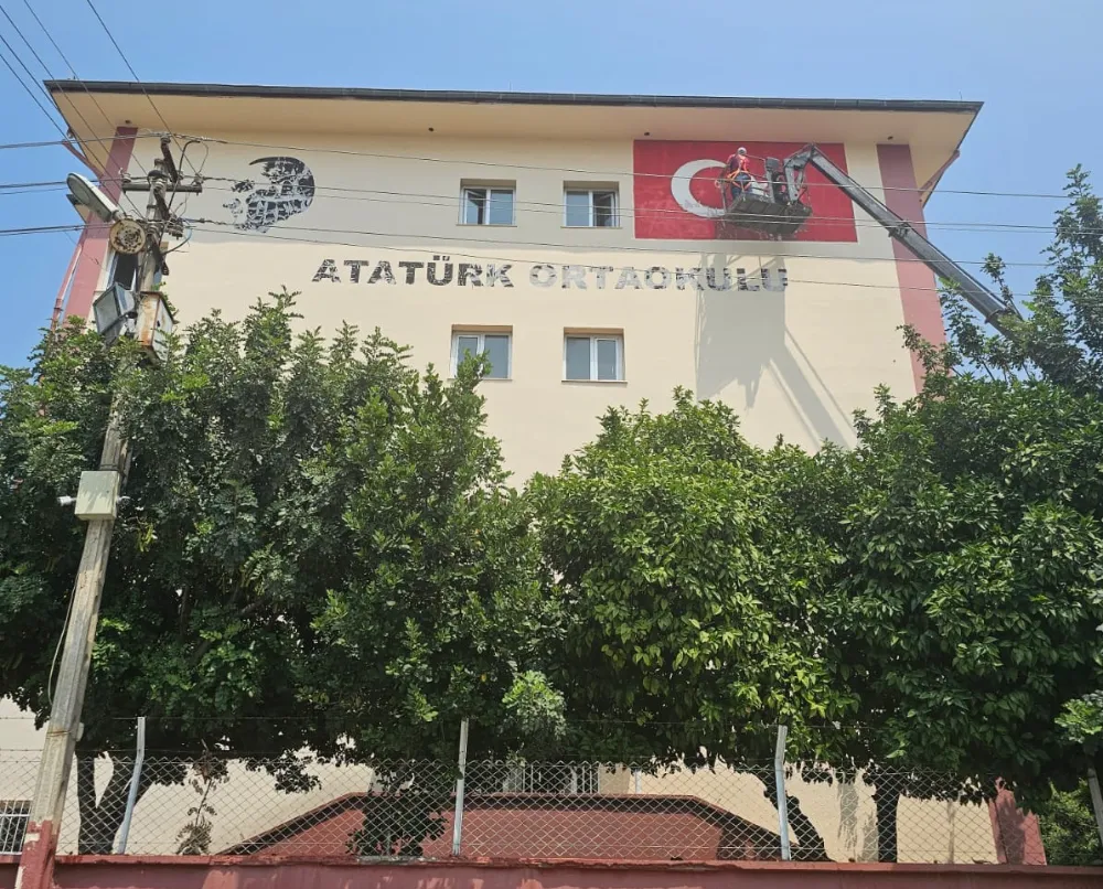 DÖRTYOL BELEDİYESİ ATATÜRK ORTAOKULU’NU GÜZELLEŞTİRDİ
