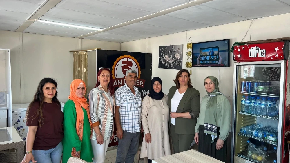 MHP KAÇEP’TEN KADIN ESNAFLARA ZİYARET