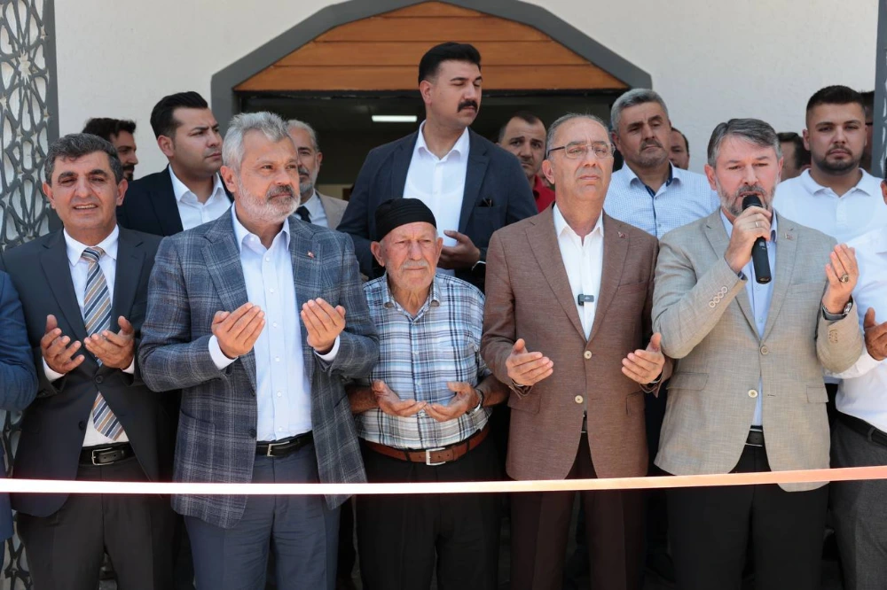 BAŞKAN ÖNTÜRK’ÜN KATILIMIYLA KARLISU ÇOK AMAÇLI SALON TÖRENLE AÇILDI