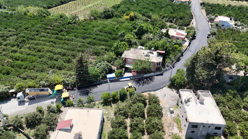 DÖRTYOL’DA ASFALTLAMA ÇALIŞMALARINI SÜRDÜRÜYOR
