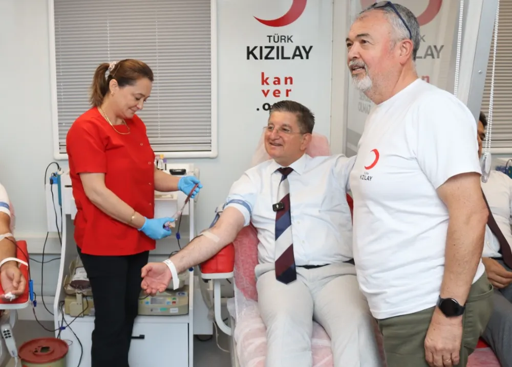 BAŞKAN AMAÇ, ‘KAN BAĞIŞI KAMPANYASI’NA KATILARAK KAN VERDİ