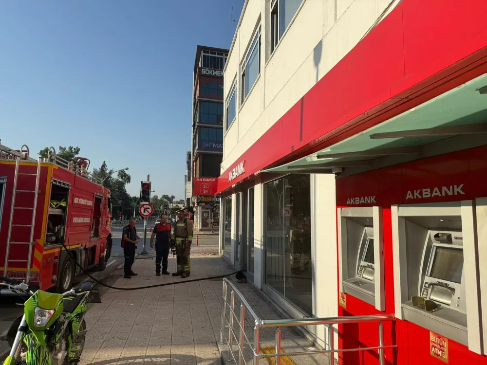DÖRTYOL’DA ÖZEL BİR BANKA ŞUBESİNDE YANGIN PANİĞİ 