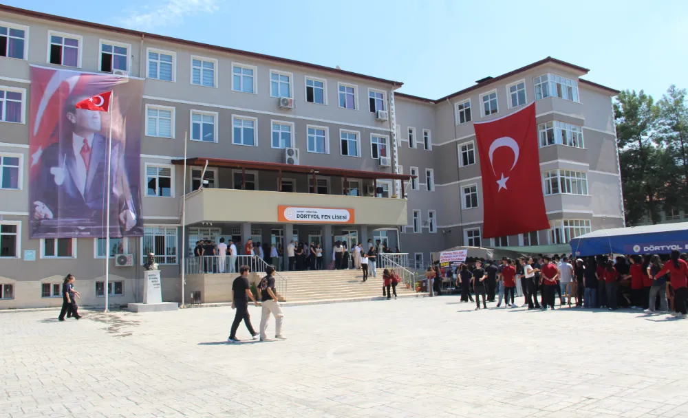 DÖRTYOL FEN LİSESİ’NDE “GELENEKSEL PİLAV GÜNÜ MEZUNLAR BULUŞMASI” YAŞANDI