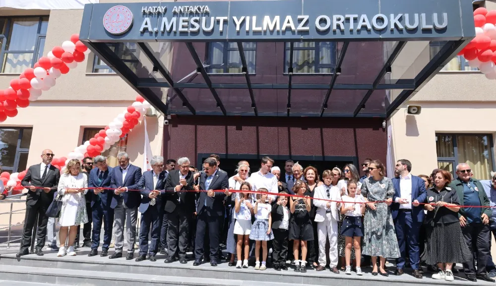 MESUT YILMAZ ORTAOKULU TÖRENLE AÇILDI 