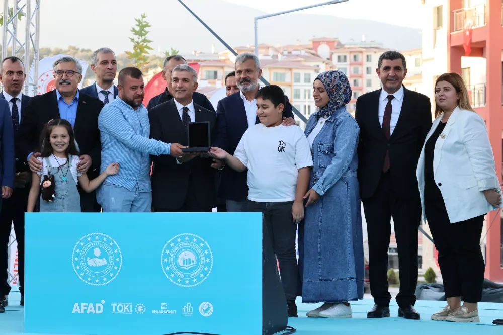 BAŞKAN ÖNTÜRK, VATANDAŞLARIN KURA HEYECANINA ORTAK OLDU